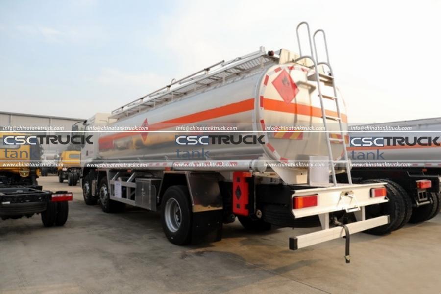 Dongfeng Chenglong H5 Triple-Axle 21 CBM Aluminum Fuel Tanker Truck – Agile and Easy to Maneuver! (2)
