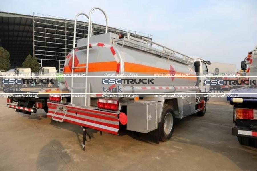 Dongfeng Duolika D6 Single-Axle 5 CBM Fuel Tanker Truck – Flexible and Versatile! (3)