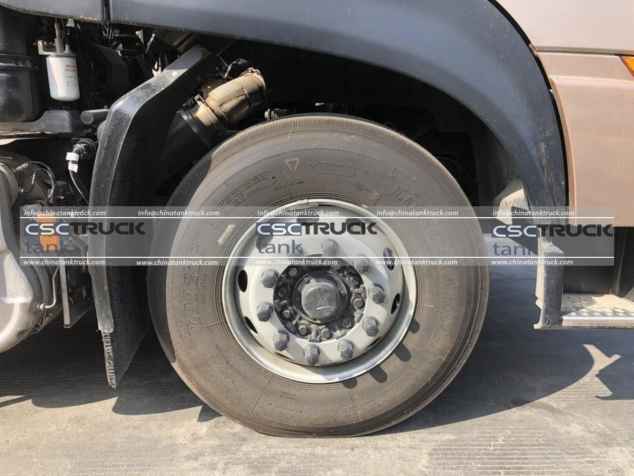 Dongfeng Tianlong KL Fuel Tanker Truck — The Eco-Friendly Choice! (8)