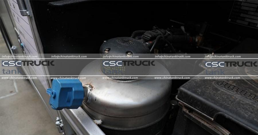 FAW 4X2 EURO VI 5 CBM Fuel Tanker Truck, Efficient and Agile! (4)
