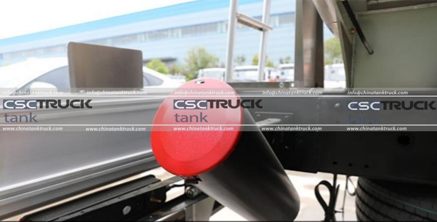 FAW Jiefang 8×4 Fuel Tanker Truck, High-End and Comfortable! (7)