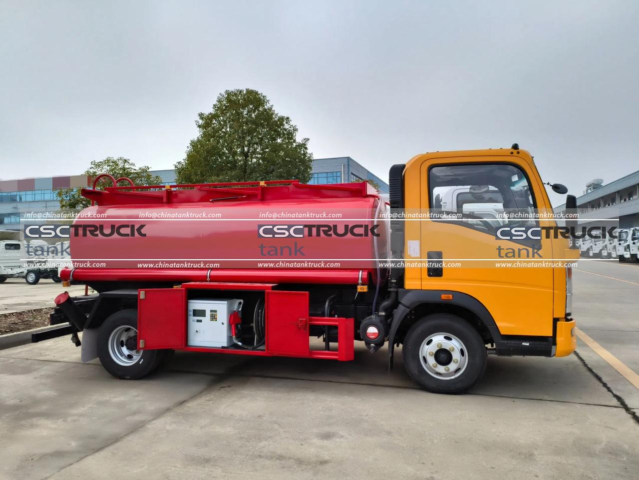 HOWO 5000 Liters Small Fuel Bowser (2)
