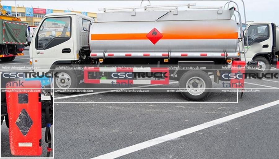 JAC Shuailing 4x2 Fuel Tanker Truck Review – Chassis (13)