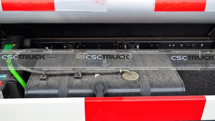 JAC Shuailing 4x2 Fuel Tanker Truck Review – Chassis (6)