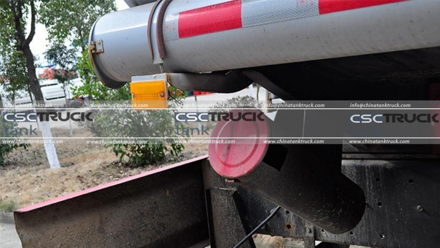 Review of the Chassis of the Sinotruk Steyr 6x4 17 CBM Oil Tanker Lorry (8)