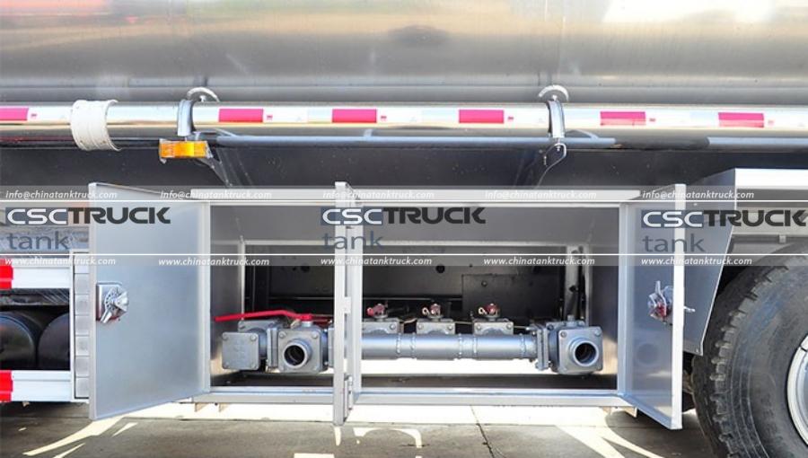 Review of the Superstructure of the FAW 8x2 23 CBM Fuel Tanker Truck (3)