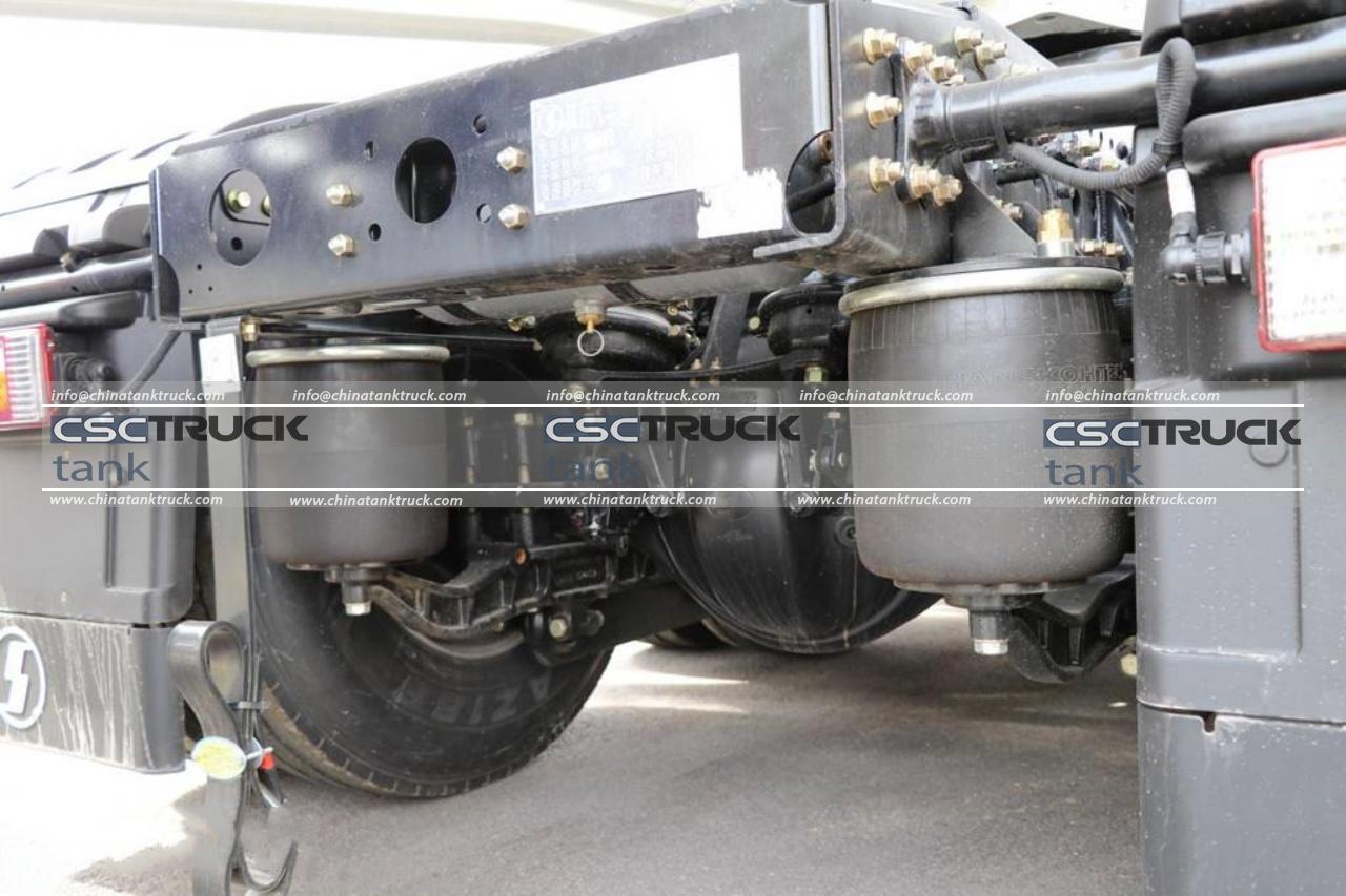 Shacman Delong X5000 6×4 Stainless Steel Fuel Tanker Truck, an Integrated Liquid Tanker! (4)