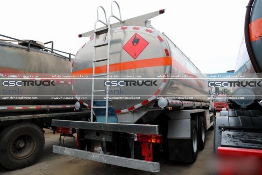 Sinotruk HOWO T5G Rear Double Axle 24000 Liter Fuel Tanker Truck – Safe and Worry-Free! (2)