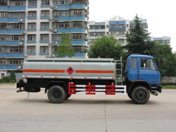 10 CBM Oil Refueling Tank Truck (4)