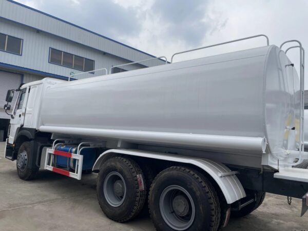 10 Wheelers 20000 Liters Fuel Tank Truck (4)