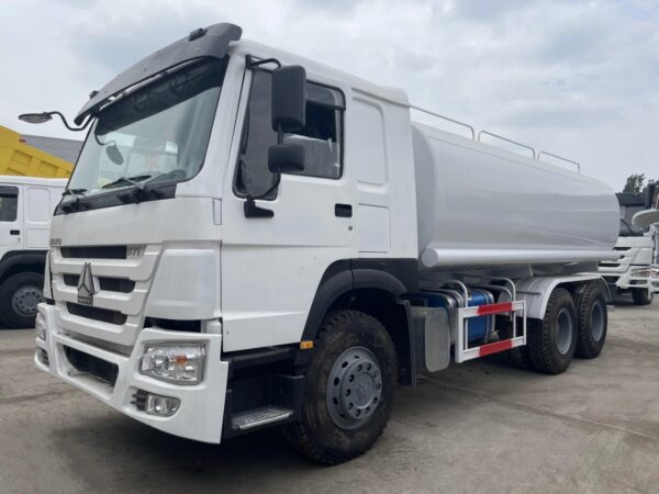 10 Wheelers 20000 Liters Fuel Tank Truck