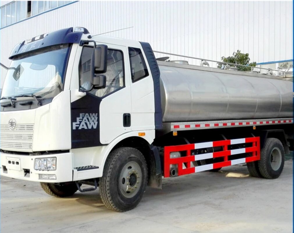 12 CBM Stainless Steel Milk Tank Truck (3)