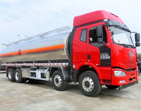 12 Wheelers 28000 Liters Fuel Tank Truck