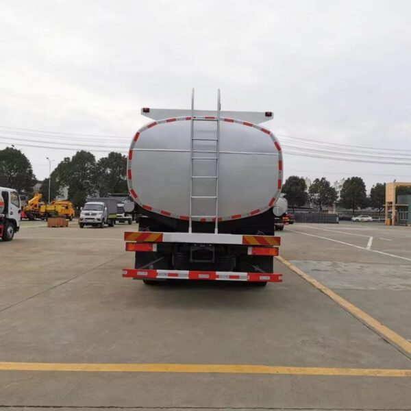 12 Wheelers 30000 Liters Chemical Tank Truck (6)