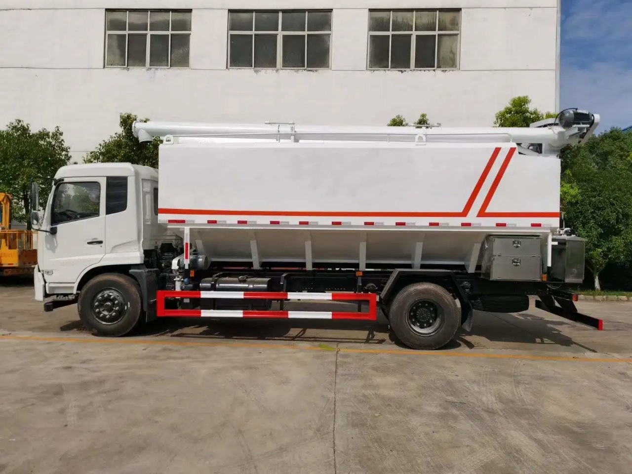 18 Ton 22 CBM Pneumatic Tank Truck (2)