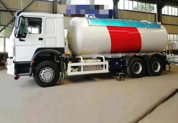 20 CBM LPG Tank Filling Truck (3)