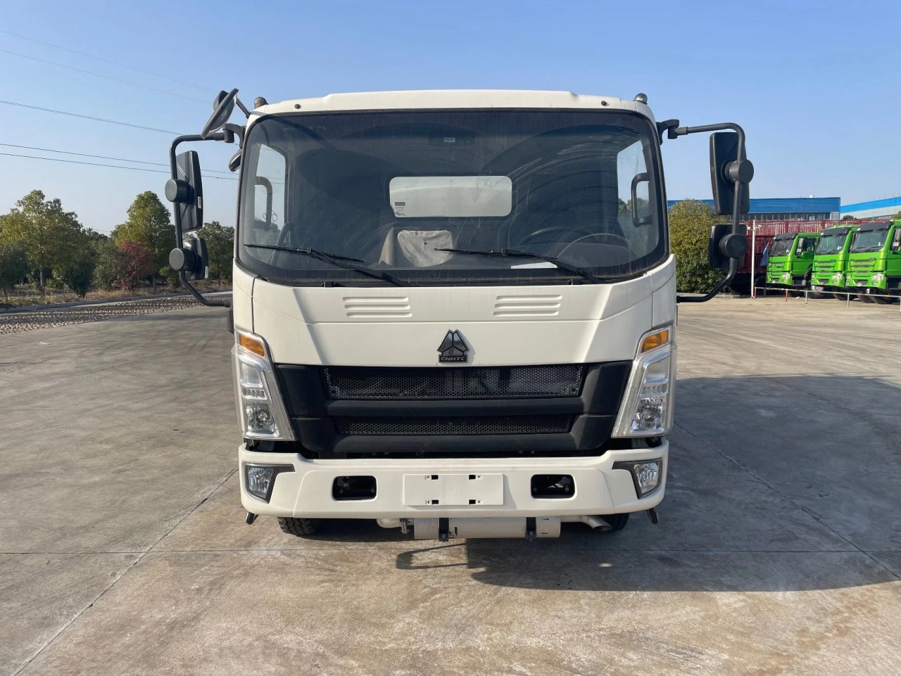 2024-Factory-HOWO-Brand-4X2-6X4-8X4-8tons-15t-Gas-Diesel-Dispenser-Cheap-Used-Trucks-Low-Price-High-Quality-Transport-Oil-Tanker-Small-Mini-Fuel-Tank-Truck (5)