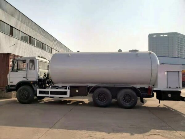 24000 Liters Propane Tank LPG Delivery Truck (2)