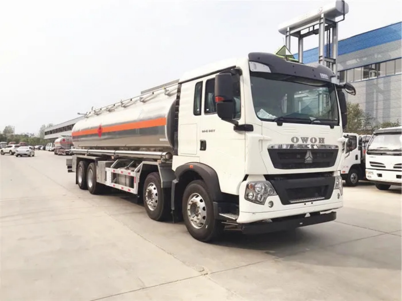 25000 Liters Oil Tanker Transport Truck (3)