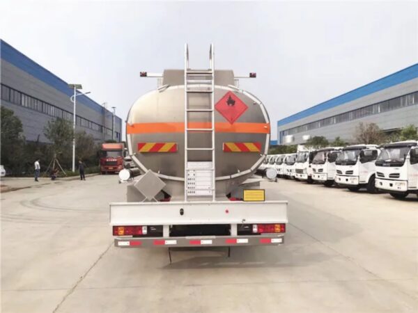 25000 Liters Oil Tanker Transport Truck (6)