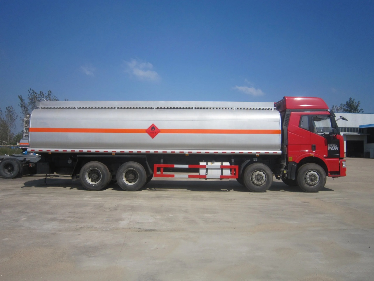 30 CBM Crude Oil Tank Truck (3)