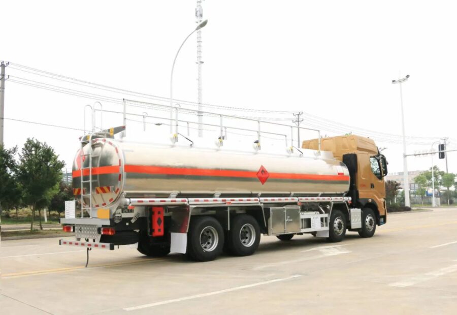 32 CBM 400HP Mobile Fuel Truck (2)