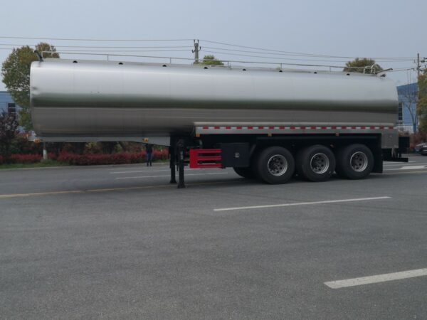 40Ton Payload Milk Tank Semi Trailer (2)