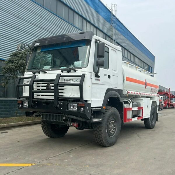 4×4 12000 Liters Crude Oil Tank Truck (3)