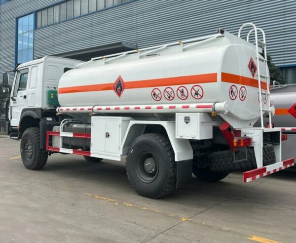 4×4 12000 Liters Crude Oil Tank Truck (4)