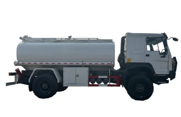 4×4 12000 Liters Crude Oil Tank Truck (6)