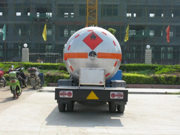 5CBM Small Mobile LPG Refilling Truck (6)