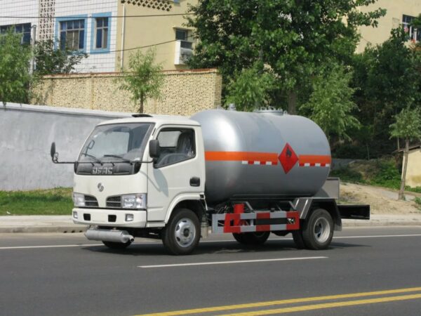 5CBM Small Mobile LPG Refilling Truck