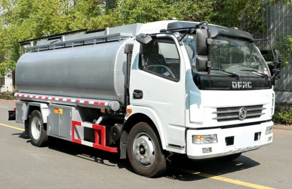 6 Wheelers 10 CBM Fuel Tank Truck (2)