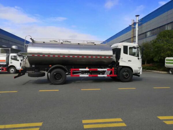 6 Wheelers 10 CBM Milk Tank Truck (5)