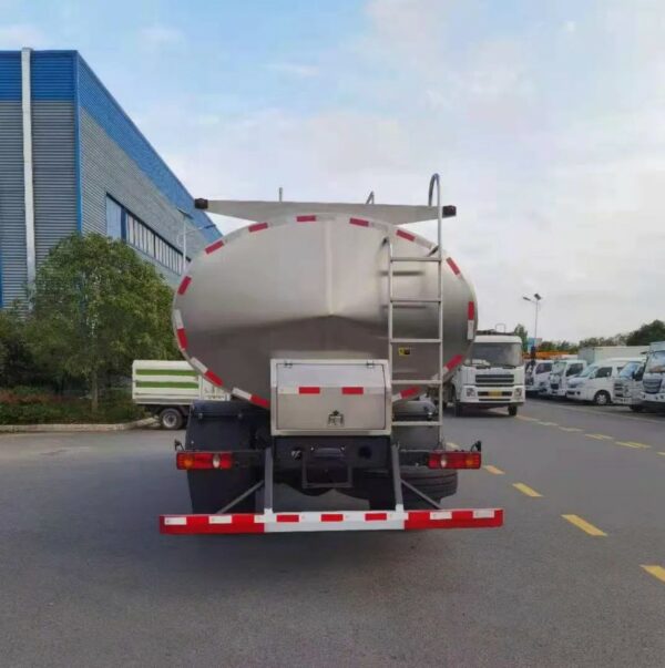 6 Wheelers 10 CBM Milk Tank Truck (6)