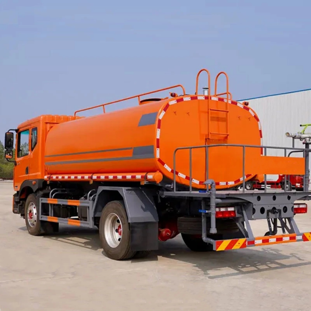 6 Wheelers 10000 Liters Water Tank Truck (2)