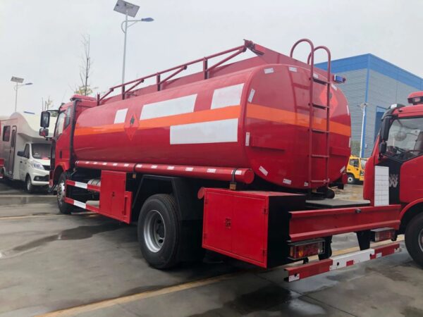 6 Wheelers 14 CBM Fuel Tanker Refueling Truck (5)