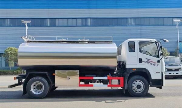 6 Wheelers 5000 Liters Milk Transport Truck (3)