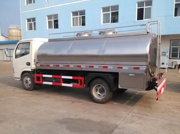 6 Wheelers 6 CBM Milk Tanker Truck (4)