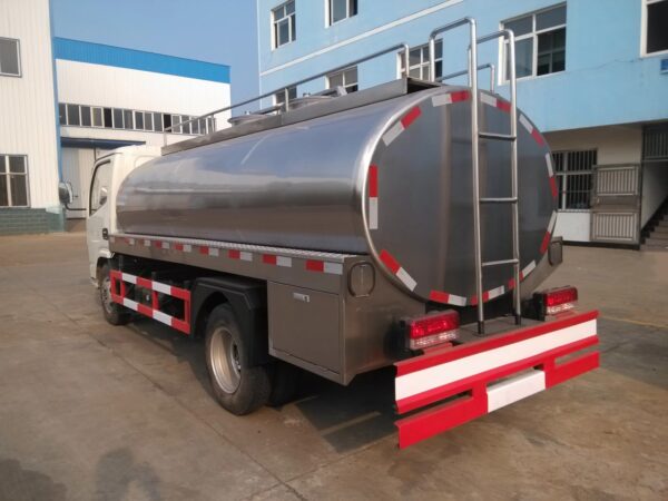 6 Wheelers 6 CBM Milk Tanker Truck (5)