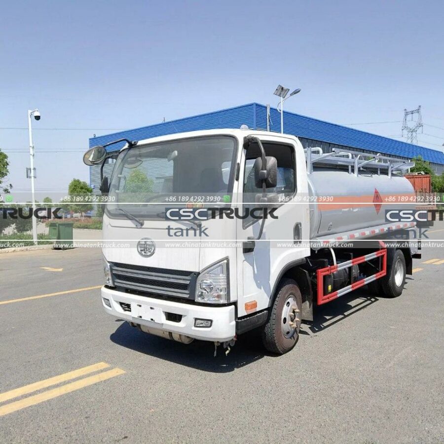 6 Wheelers 6CBM Small Fuel Truck