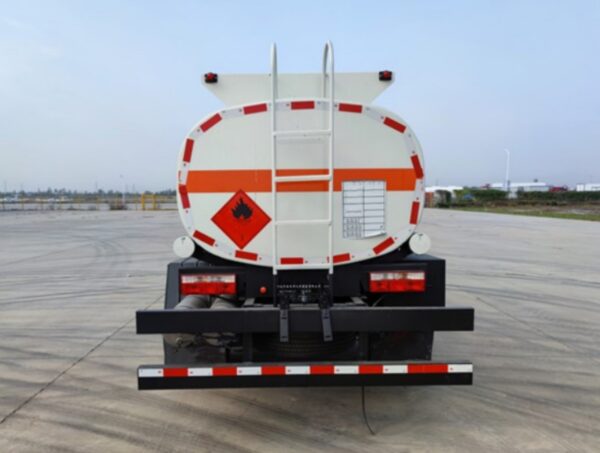 6000L fuel tank truck (3)