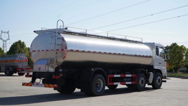 8 Wheelers 10000 Liters Milk Tank Truck (4)