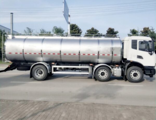 8 Wheelers 20 CBM Milk Tank Truck (5)