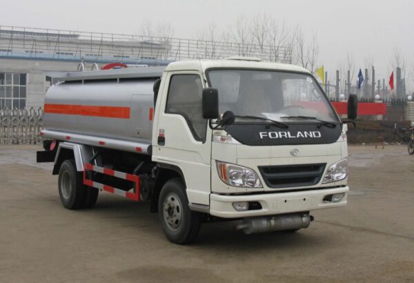 8000 Liters Oil Tank Refueling Truck (2)