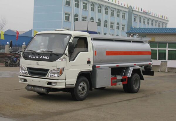 8000 Liters Oil Tank Refueling Truck