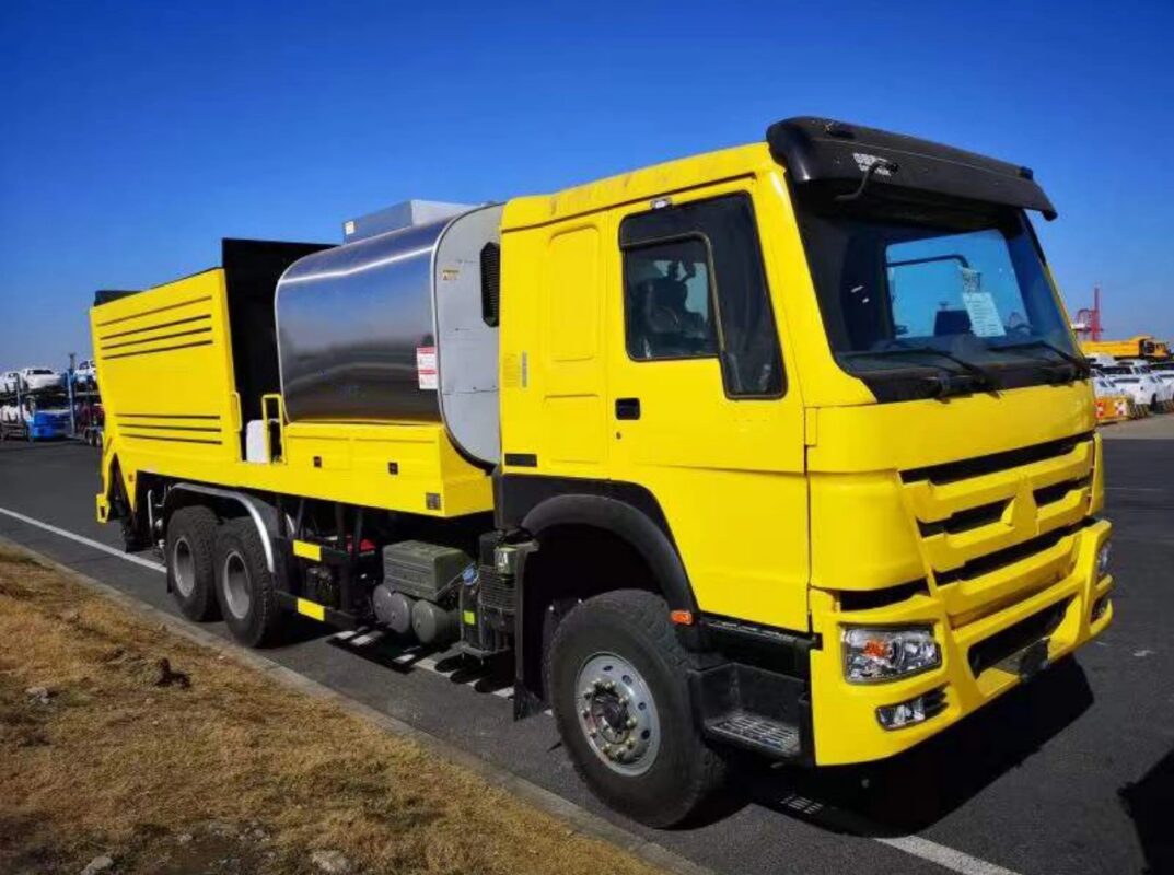 Asphalt Tank Truck