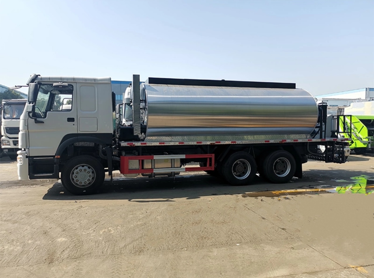 Asphalt Tank Truck (5)