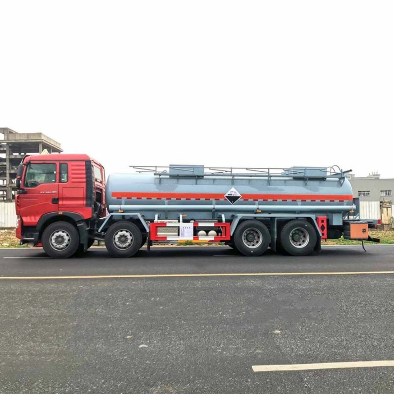 Corrosive Tank Truck (2)