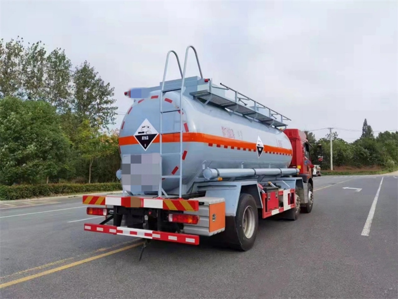 Corrosive Tank Truck (3)